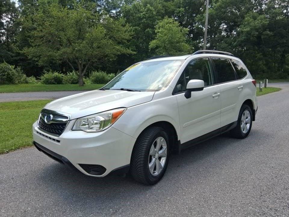 Used 2015 Subaru Forester 2.5i Premium AWD/4WD image 2