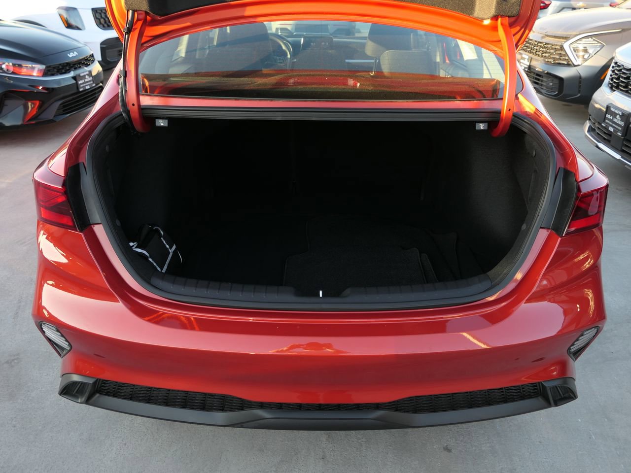 Used 2023 Kia Forte LXS w/ LXS Technology Package image 23