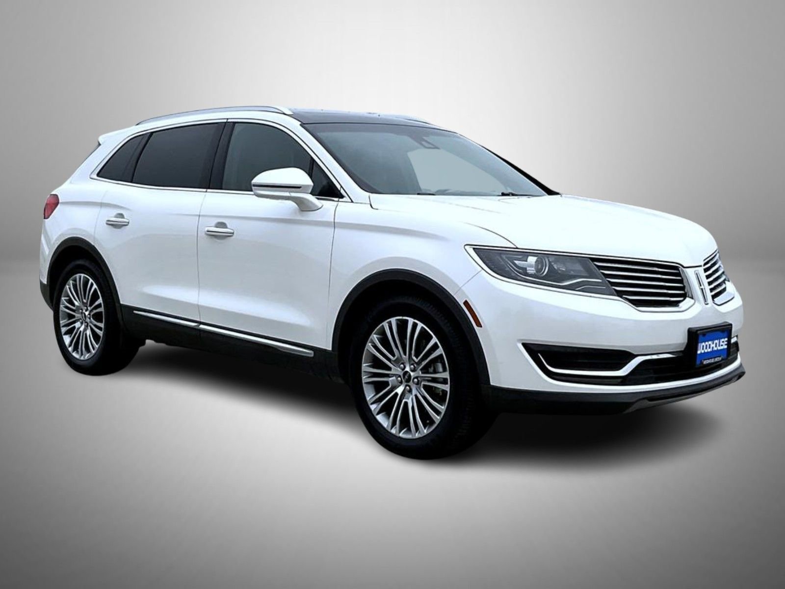 Used 2016 Lincoln MKX Reserve w/ Driver Assistance Package image 3