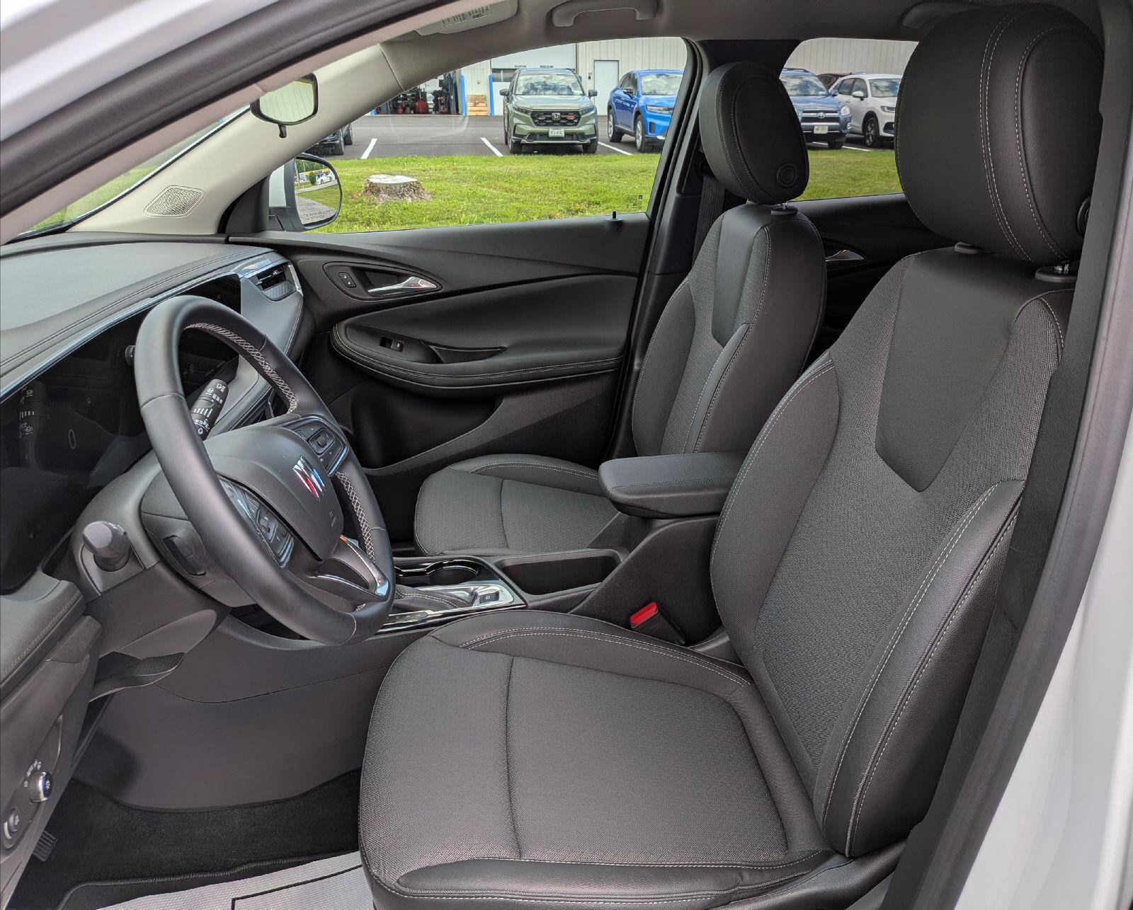 Used 2024 Buick Encore GX Preferred AWD/4WD image 11