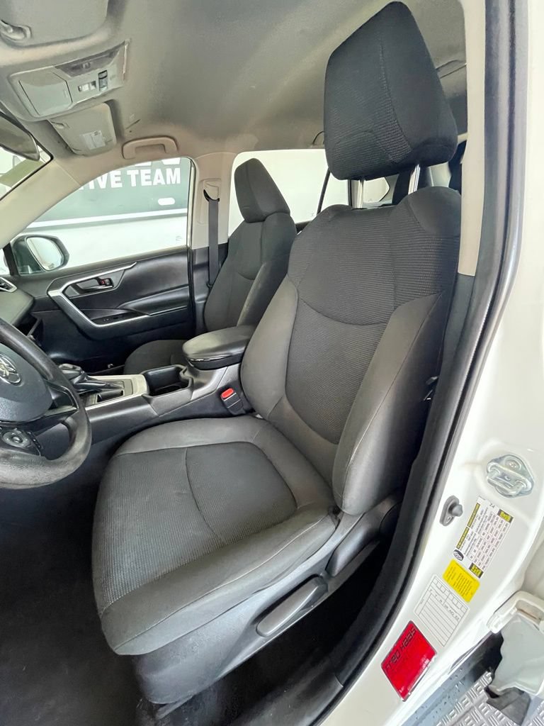 Used 2023 Toyota RAV4 LE FWD image 9