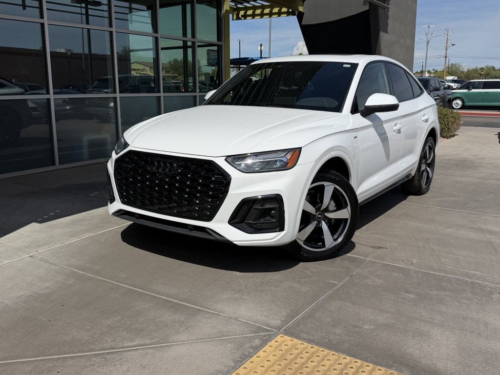 Used 2022 Audi Q5 2.0T Premium Plus w/ Premium Plus Package AWD/4WD image 2