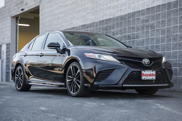 Used 2018 Toyota Camry XSE image 2