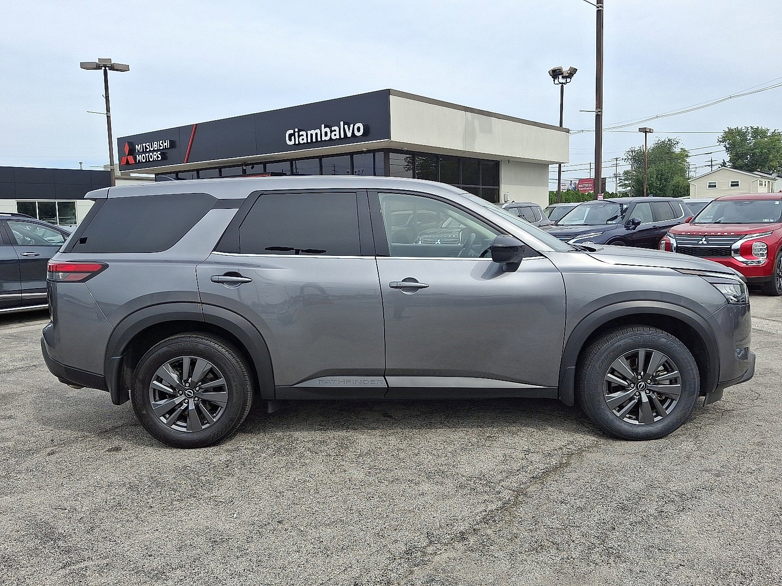 Used 2024 Nissan Pathfinder S image 8