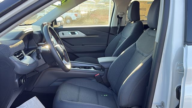 New 2026 Ford Explorer Active RWD image 17