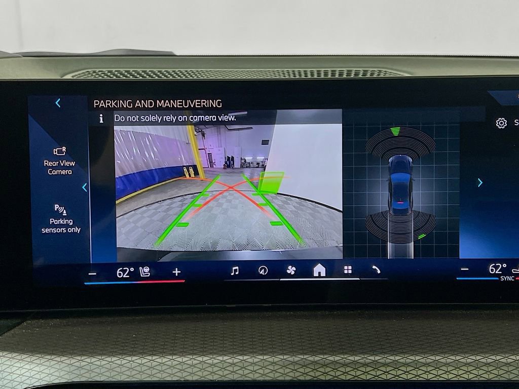 Used 2026 BMW 230i Coupe w/ Premium Package image 14