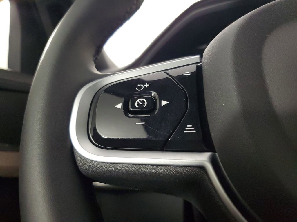 Certified 2026 Volvo XC90 B5 Core w/ Protection Package AWD/4WD image 26