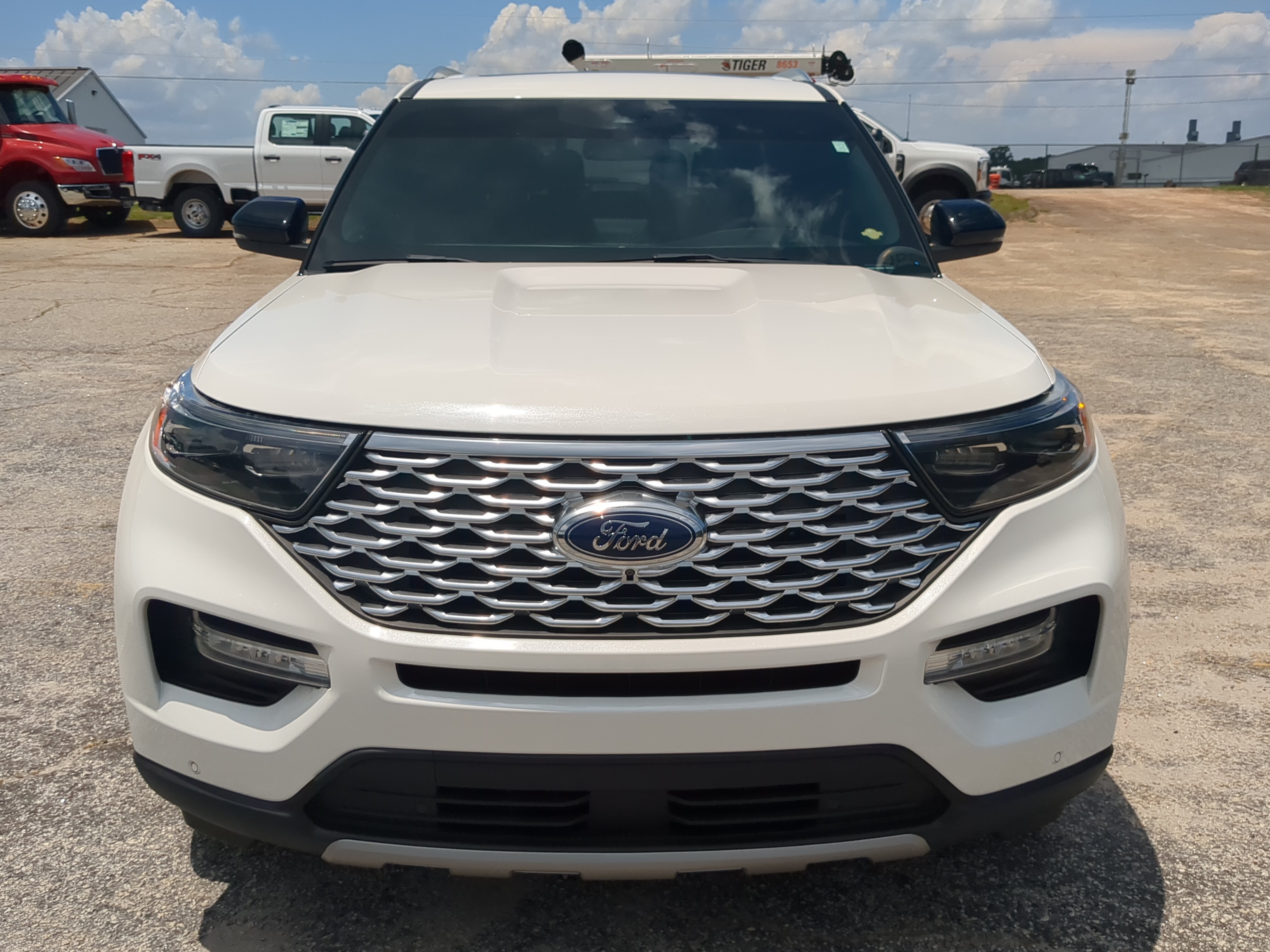 Certified 2023 Ford Explorer Platinum w/ Technology Package AWD/4WD image 7
