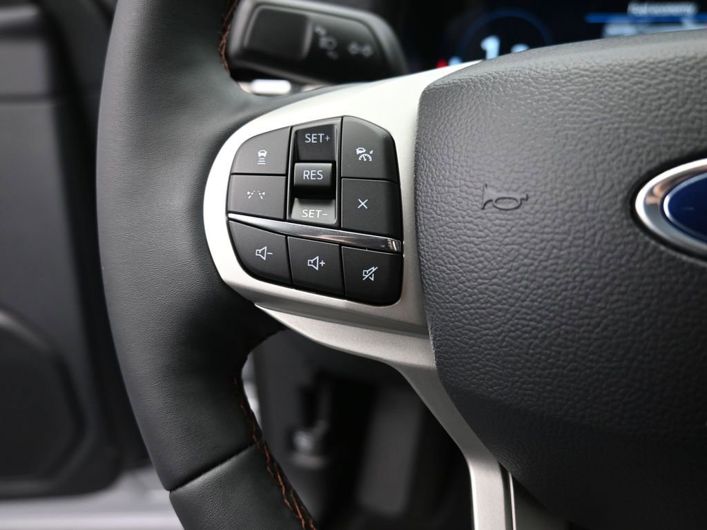 New 2026 Ford Explorer Active w/ Active Comfort Package image 6