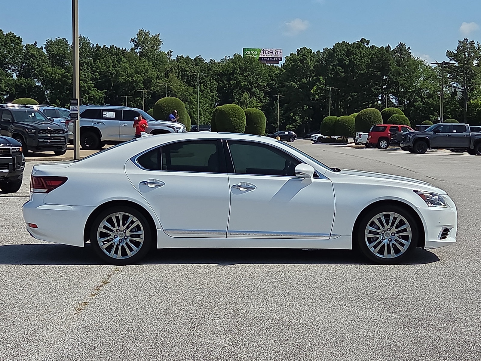 Used 2013 Lexus LS 460 w/ Comfort Pkg RWD image 6