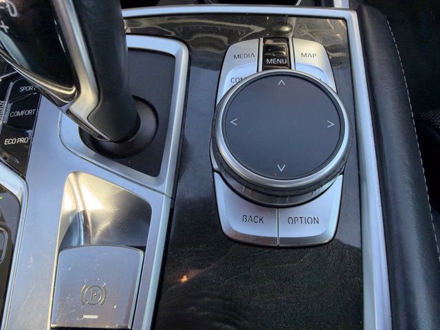 Used 2020 BMW 750i xDrive w/ M Sport Package AWD/4WD image 28