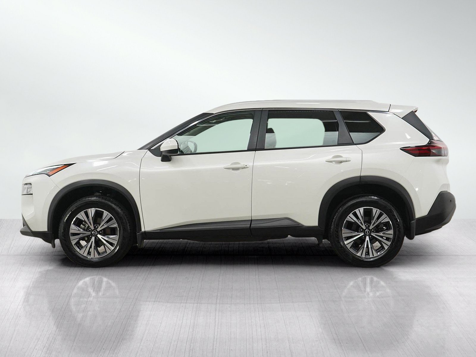 Used 2023 Nissan Rogue SV w/ SV Premium B Package AWD/4WD image 2