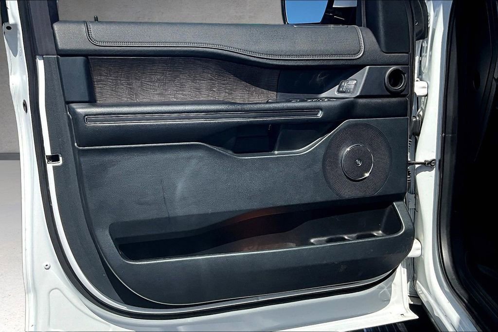 Used 2018 Ford Expedition Limited w/ Equipment Group 302A RWD image 24