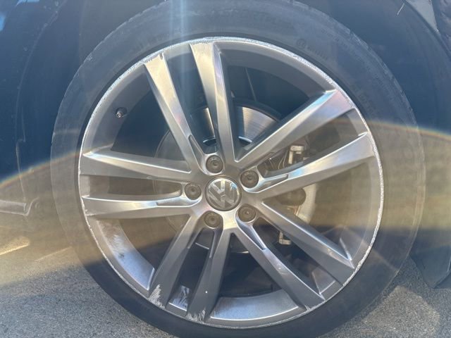 Used 2016 Volkswagen Passat 1.8T R-Line image 7