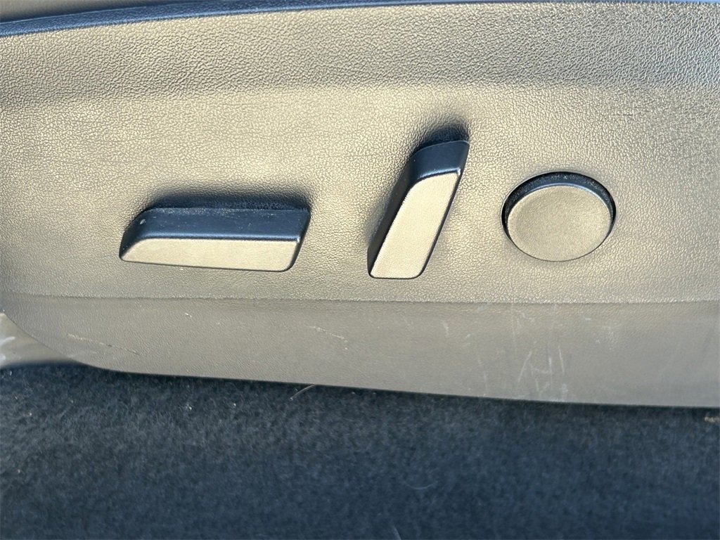 Used 2020 Tesla Model Y Long Range image 22