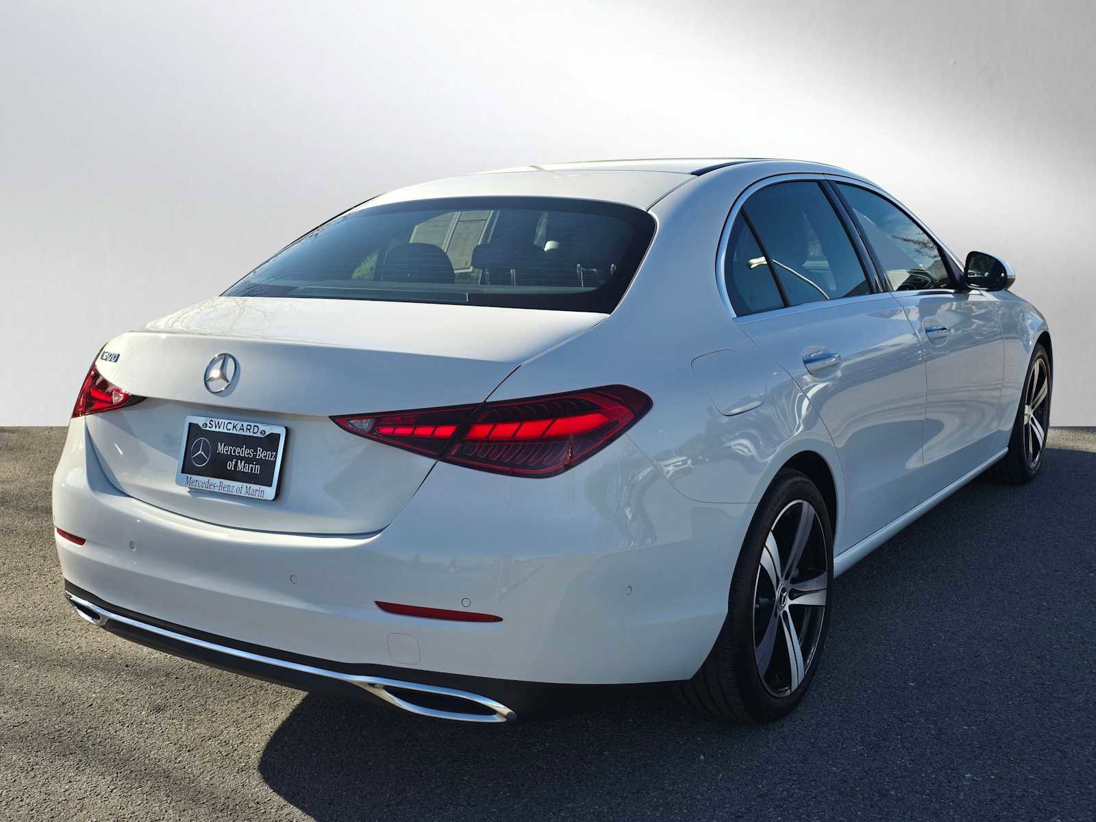 Used 2025 Mercedes-Benz C 300 Sedan image 4