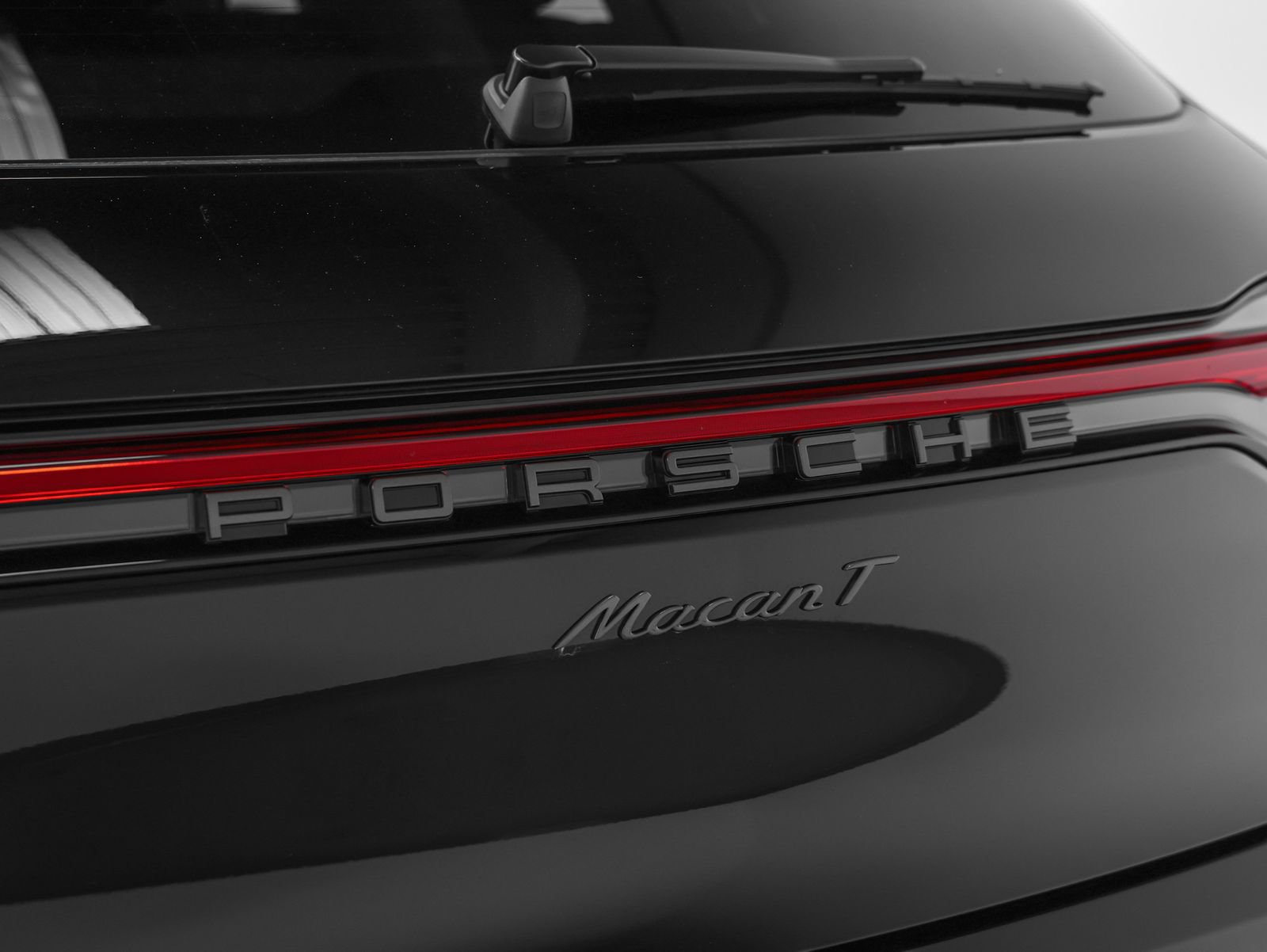 New 2026 Porsche Macan Turbo AWD/4WD image 20