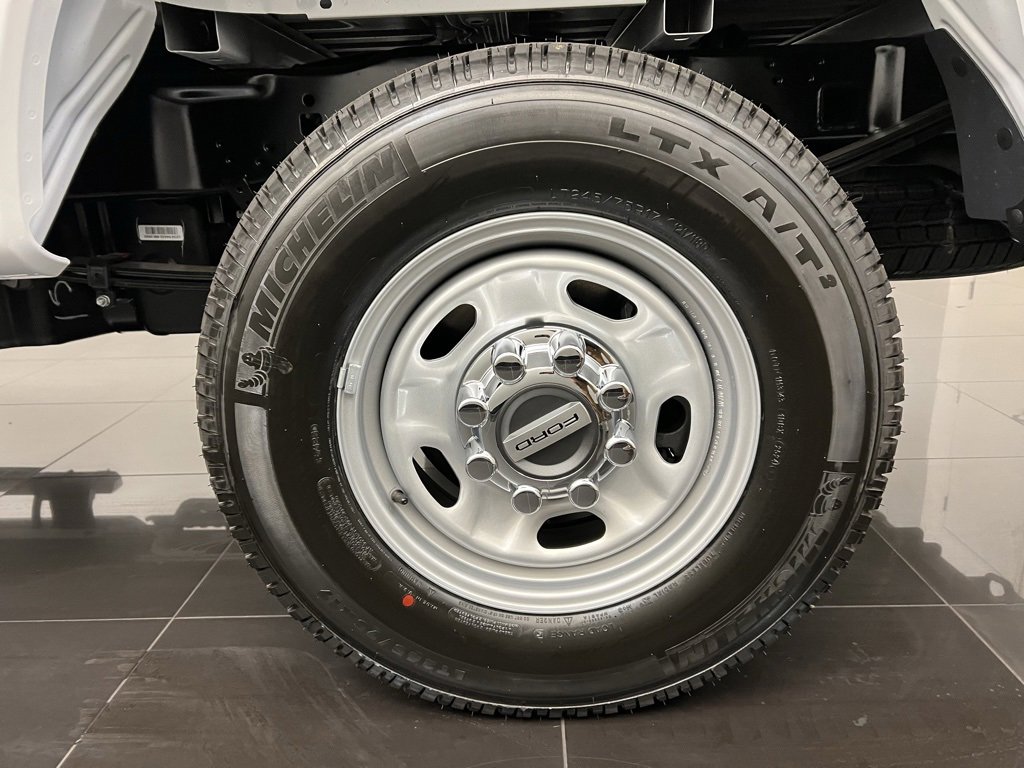 New 2026 Ford F250 XL w/ XL Chrome Package image 7