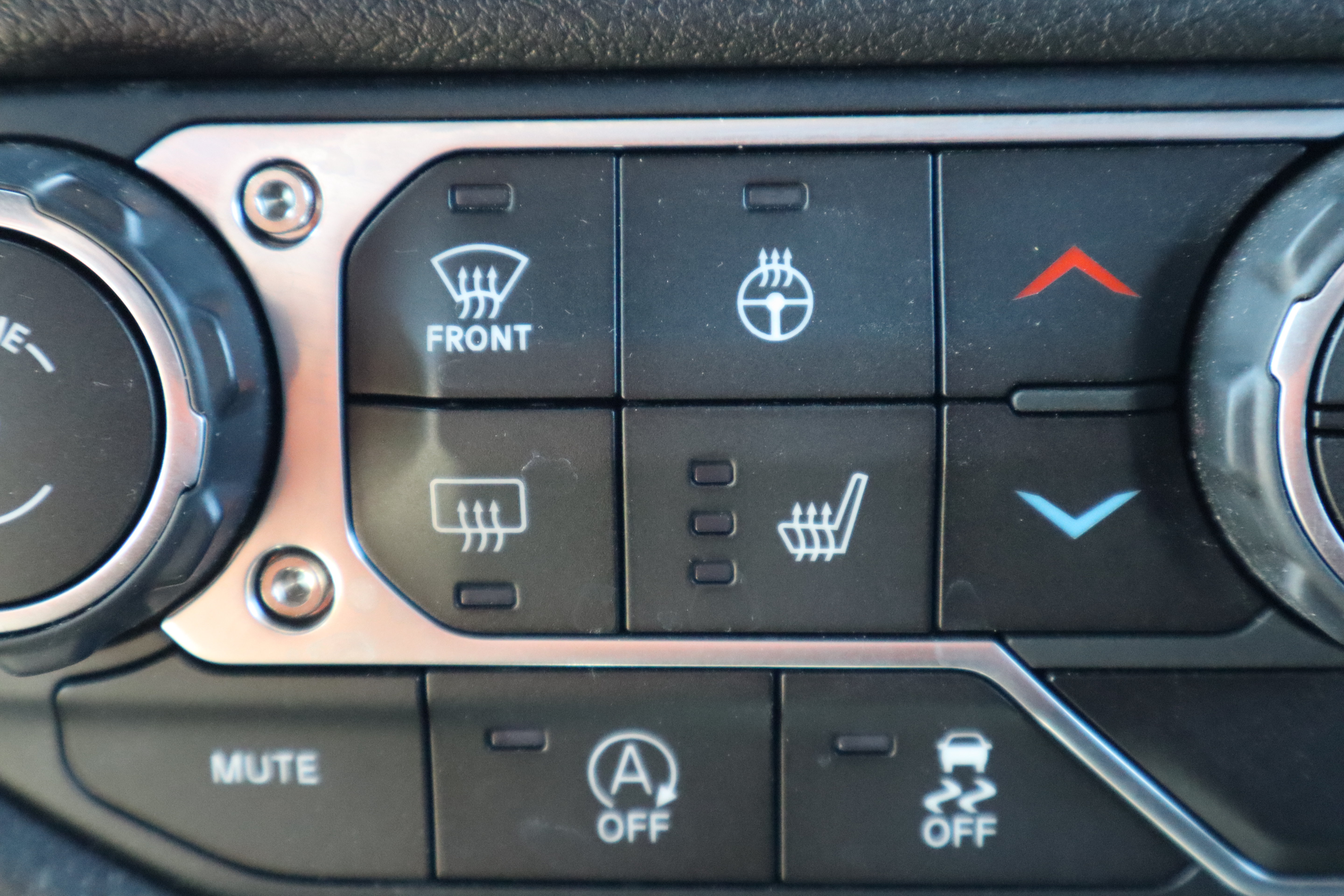 Used 2025 Jeep Wrangler Unlimited Sport AWD/4WD image 23
