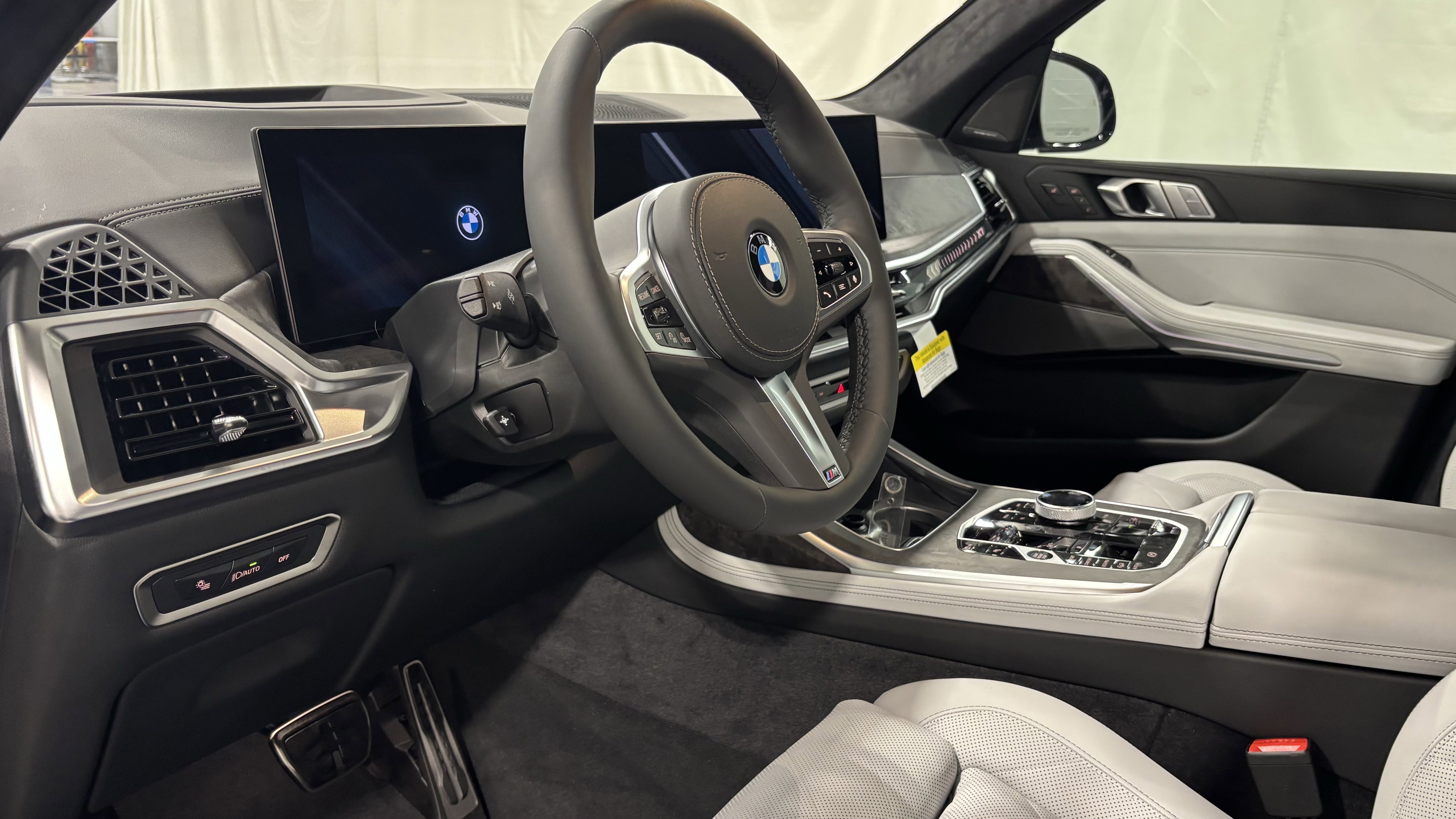New 2026 BMW X7 xDrive40i w/ Executive Package AWD/4WD image 12