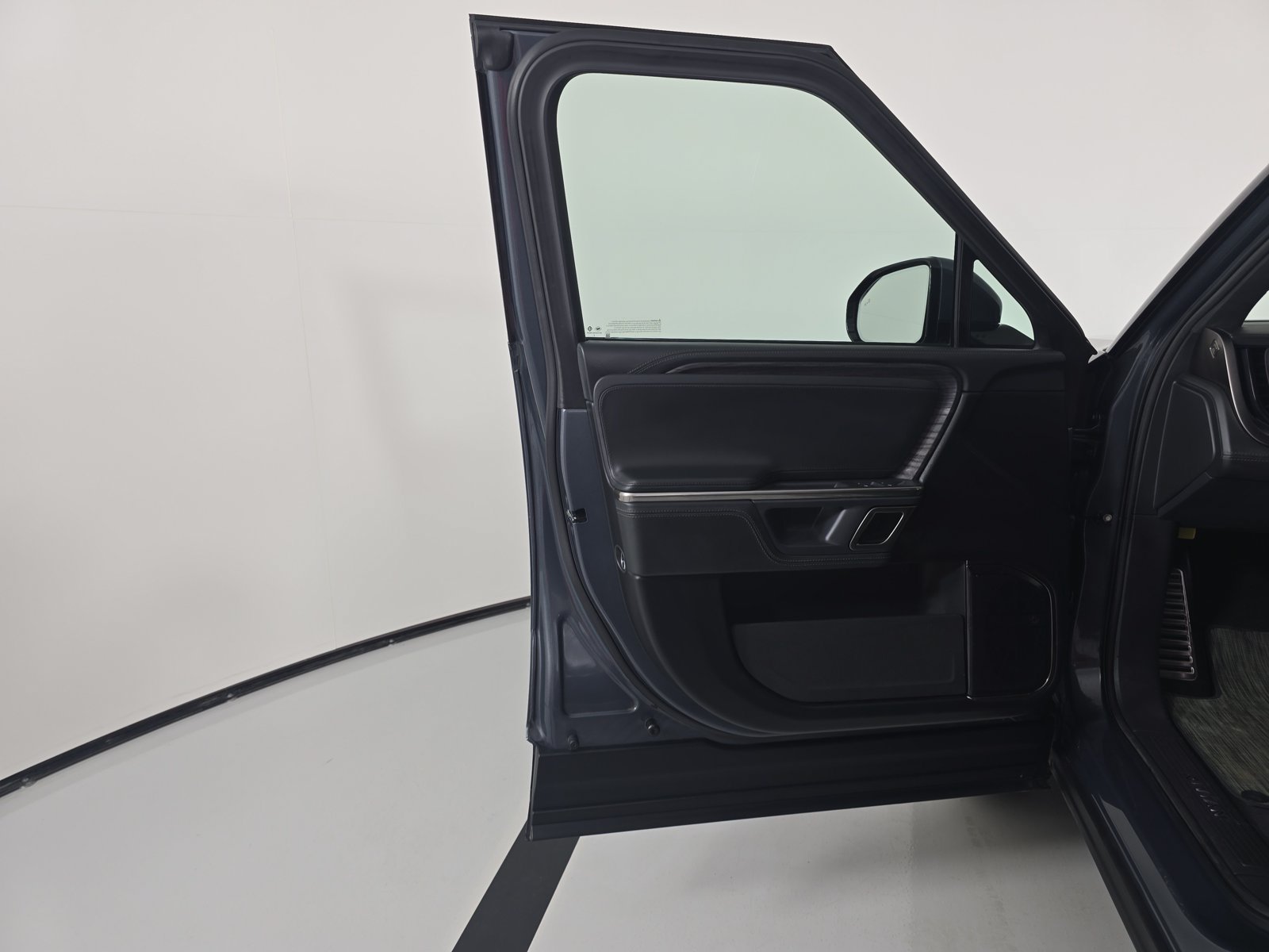Used 2024 Rivian R1T Adventure Dual AWD/4WD image 16