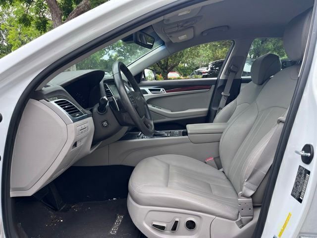 Used 2018 Genesis G80 3.8 RWD image 12