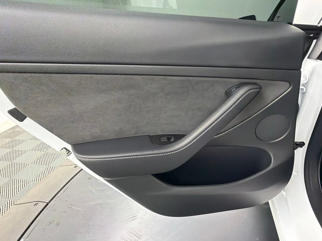 Used 2022 Tesla Model 3 Long Range AWD/4WD image 37