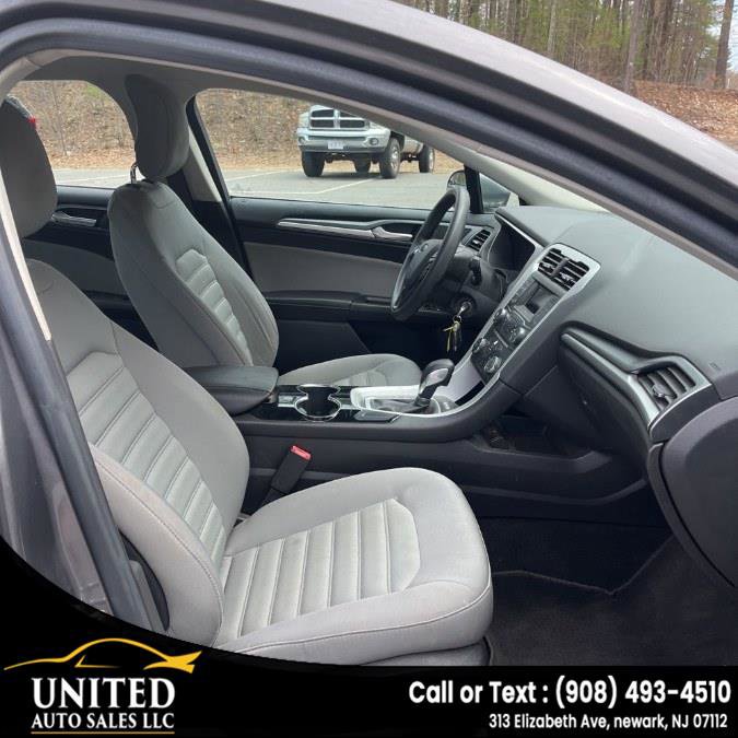 Used 2014 Ford Fusion S FWD image 17