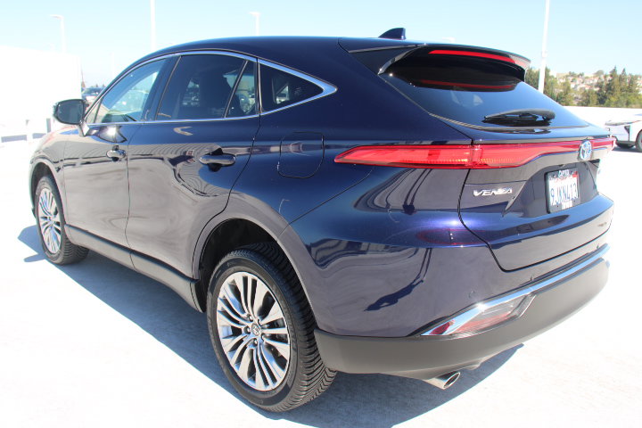 Certified 2023 Toyota Venza Limited AWD/4WD image 5