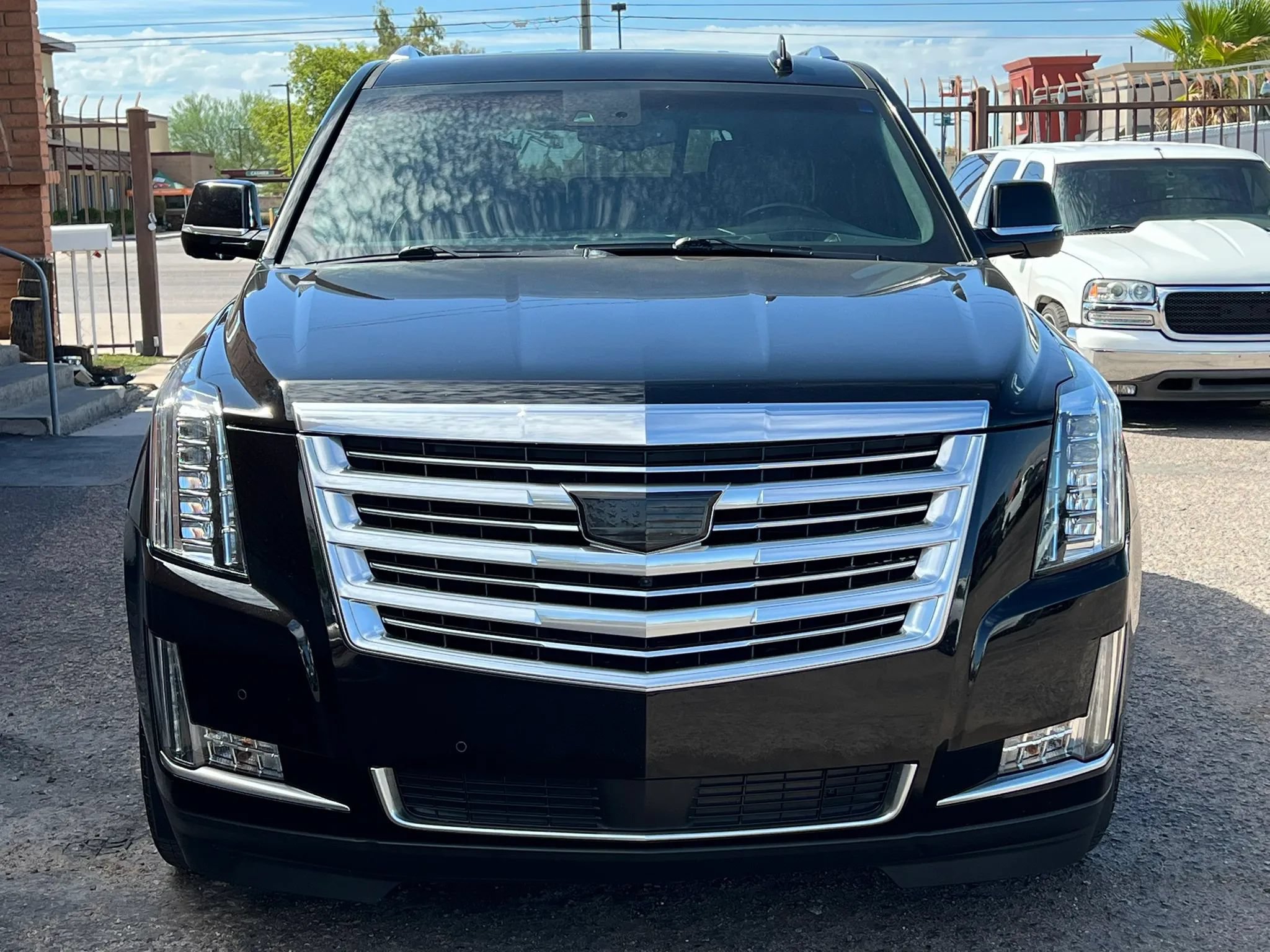 Used 2016 Cadillac Escalade Platinum AWD/4WD image 4