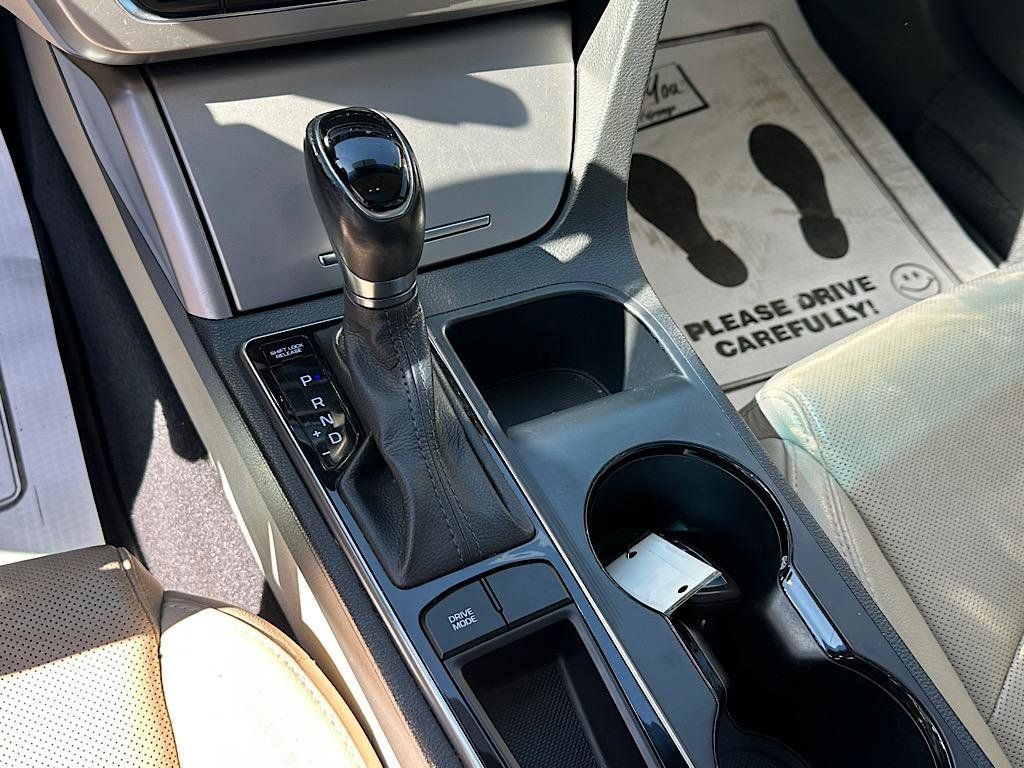 Used 2015 Hyundai Sonata Limited w/ Option Group 05 image 28