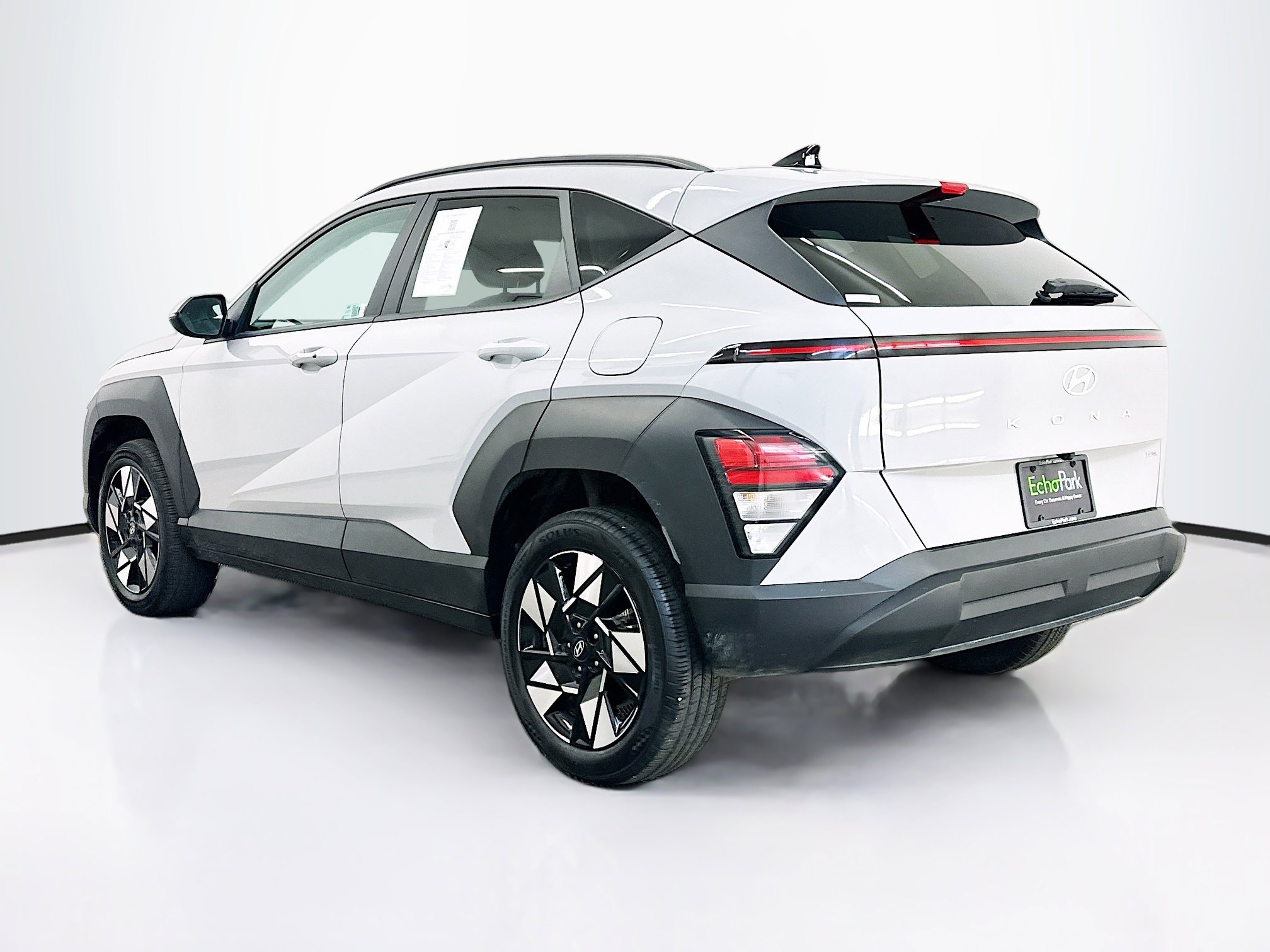 Used 2025 Hyundai Kona SEL image 5