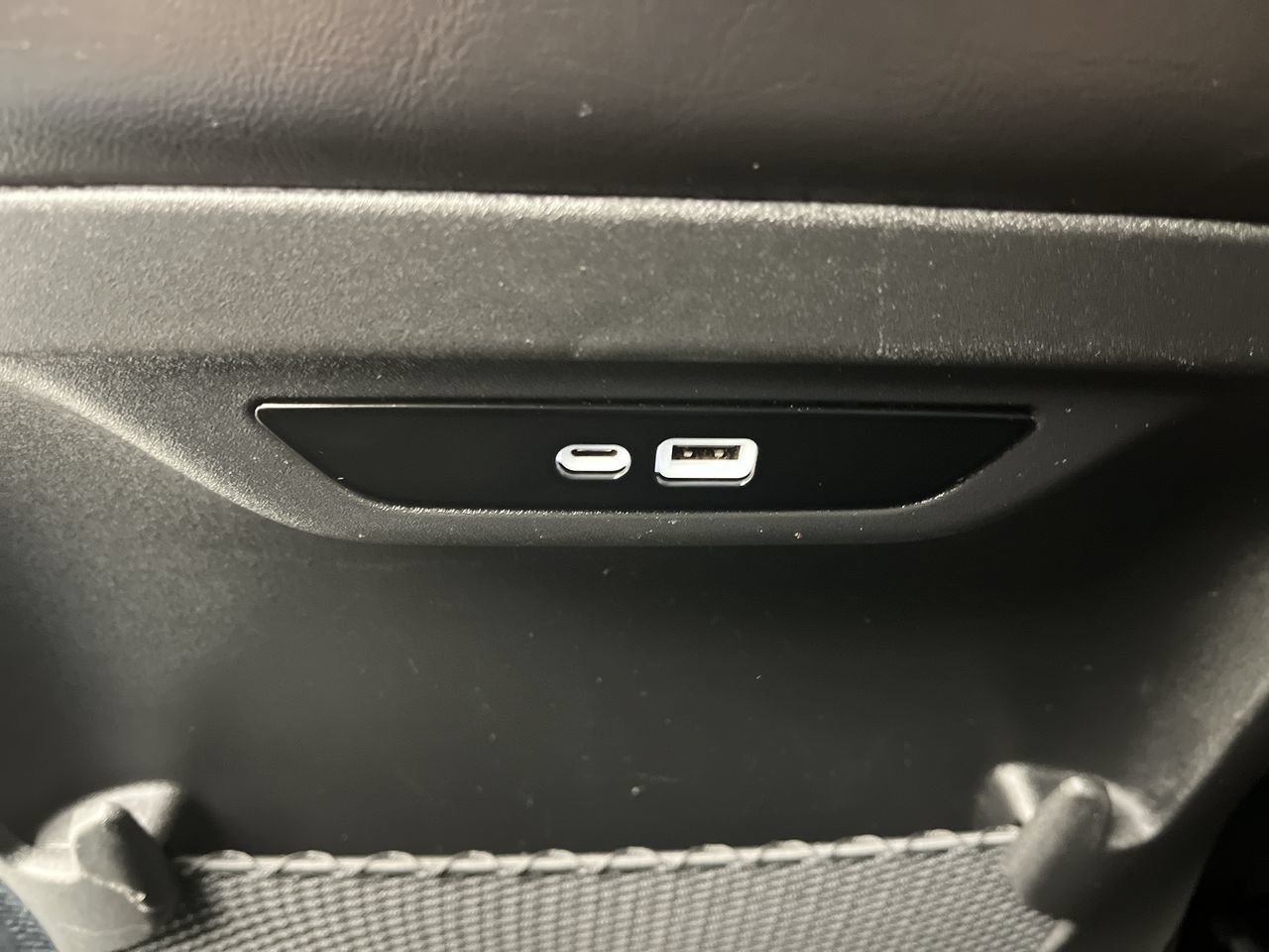 Used 2025 Chrysler Pacifica Select FWD image 12
