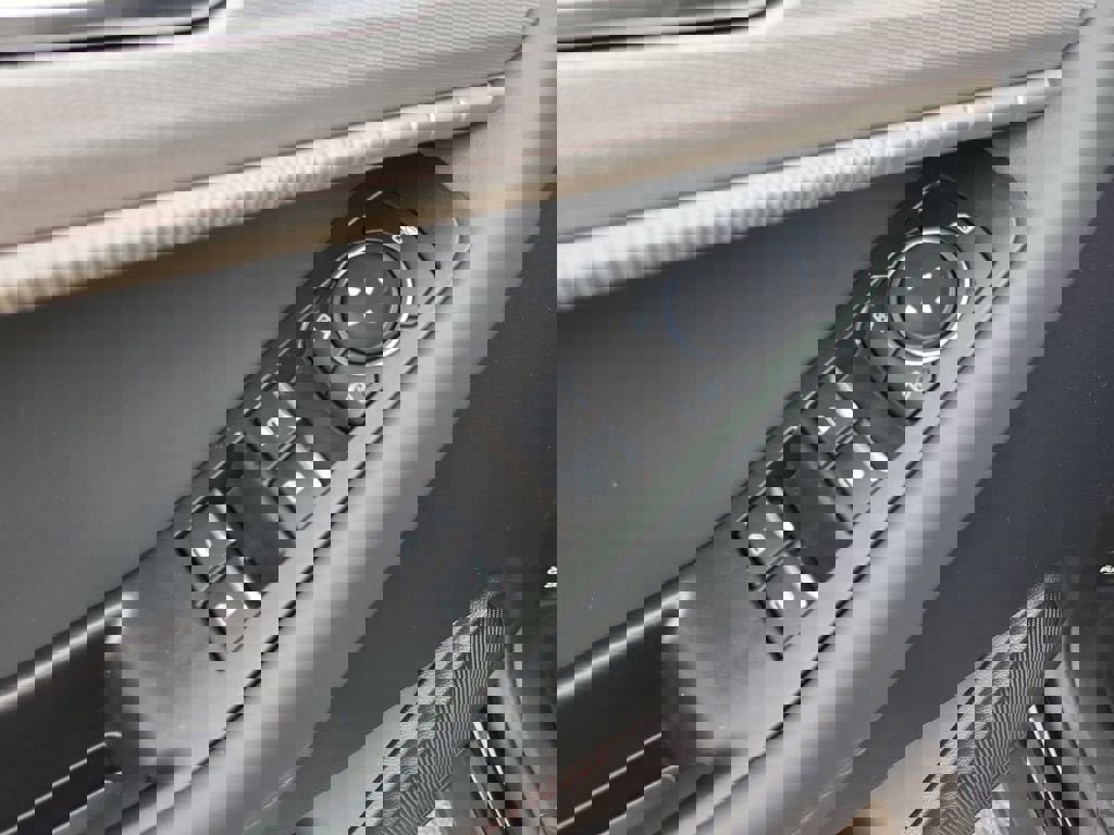 Used 2025 Ford Explorer Active image 20