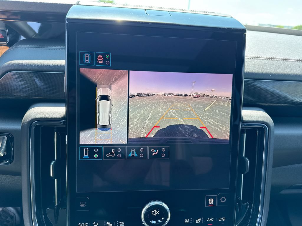 New 2026 GMC Yukon XL AT4 AWD/4WD image 23