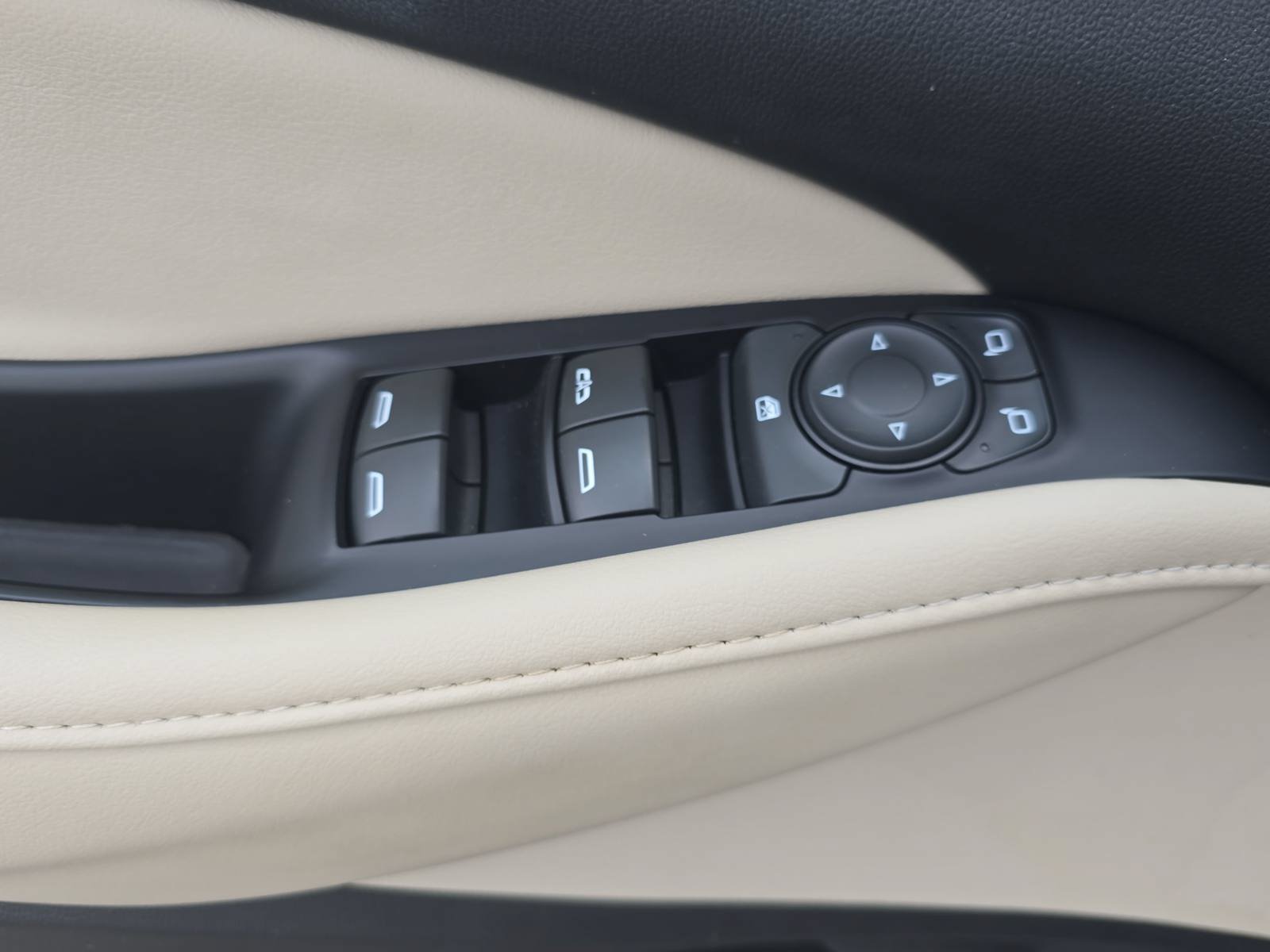 Used 2019 Buick Enclave Essence FWD image 29