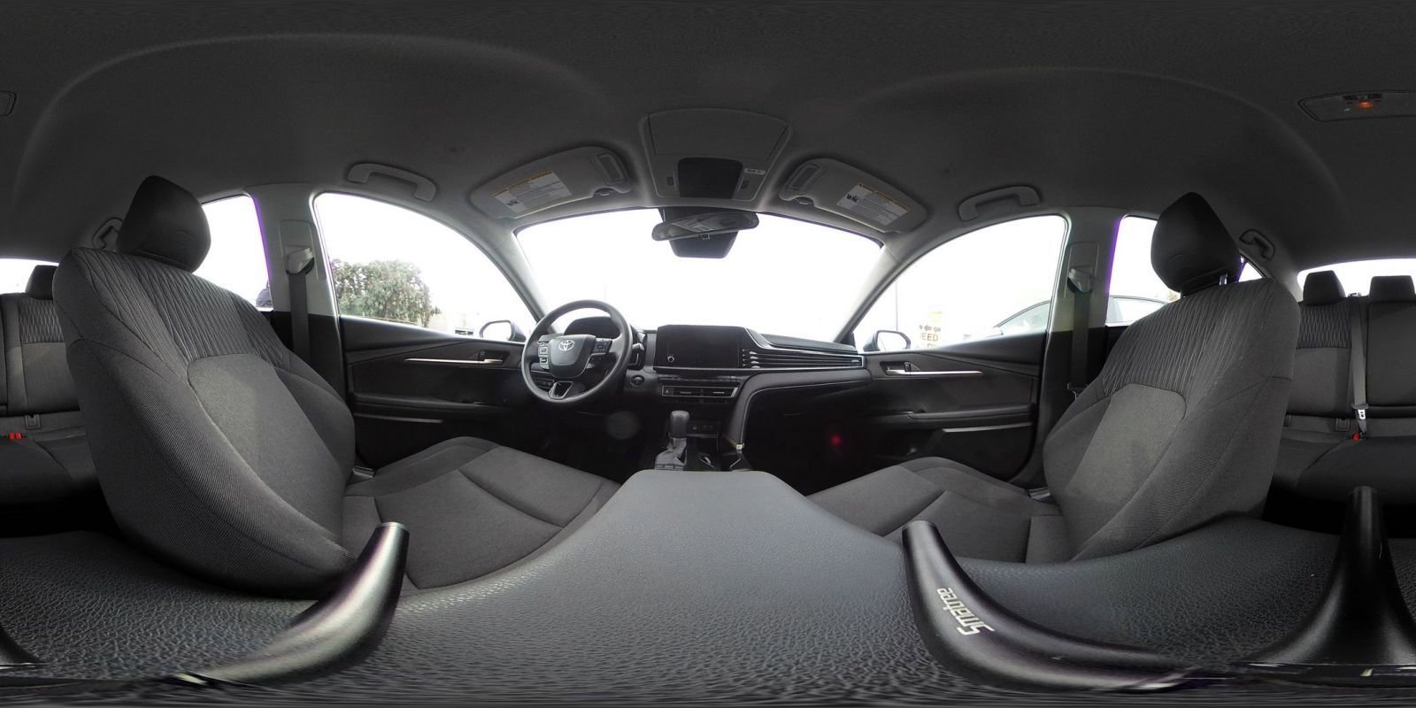 Used 2025 Toyota Camry LE image 40