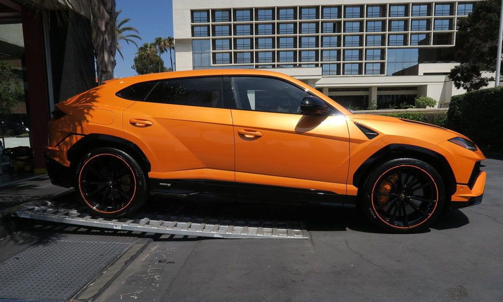 Used 2024 Lamborghini Urus S AWD/4WD image 5