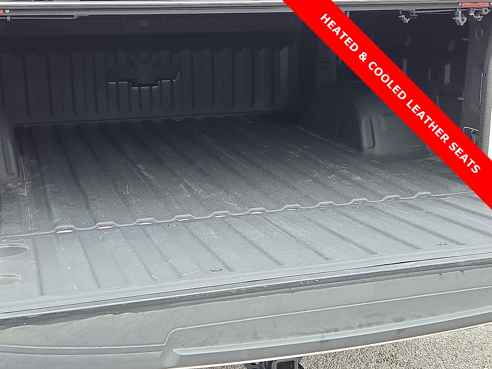 Used 2023 Chevrolet Silverado 1500 LTZ image 9