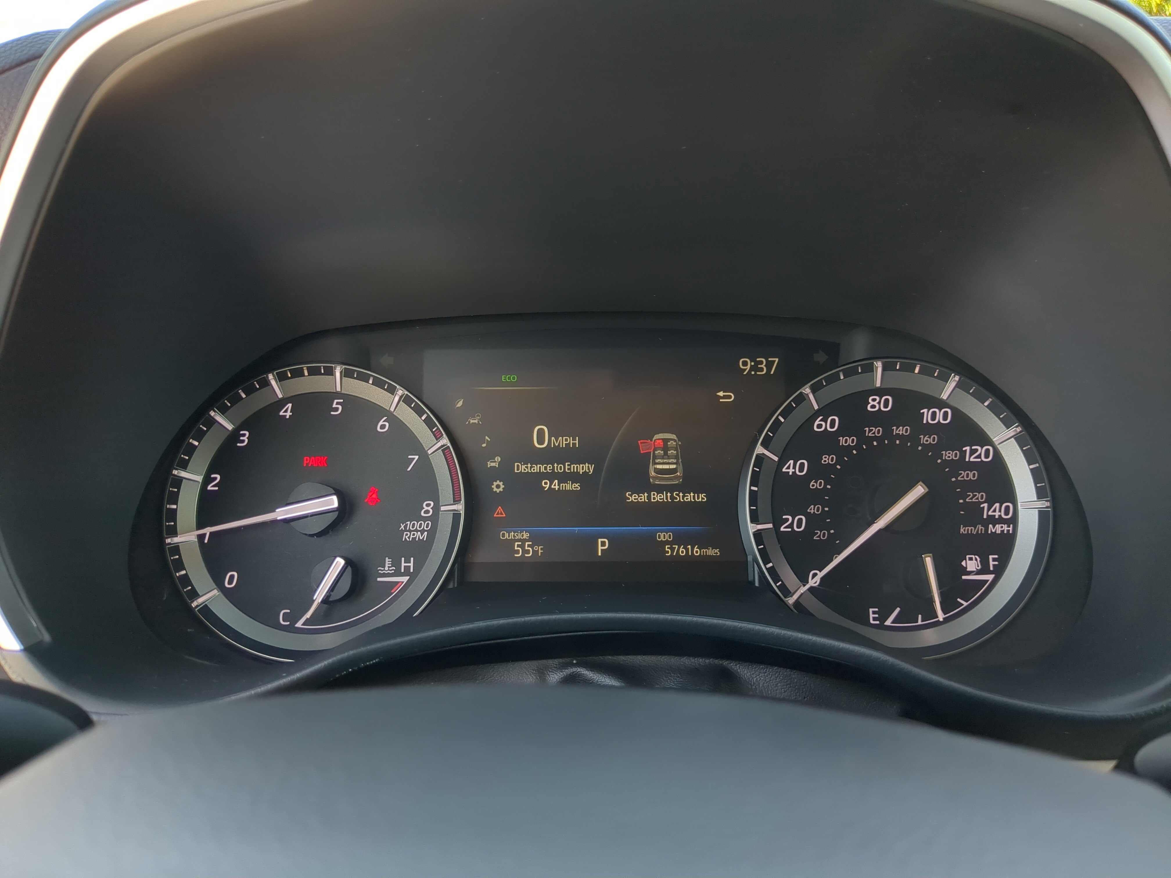 Used 2020 Toyota Highlander XLE image 32