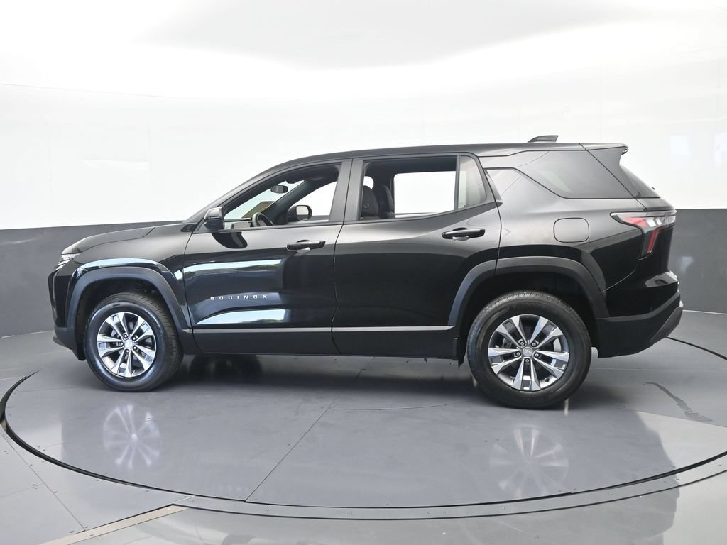 Used 2026 Chevrolet Equinox LT FWD image 3