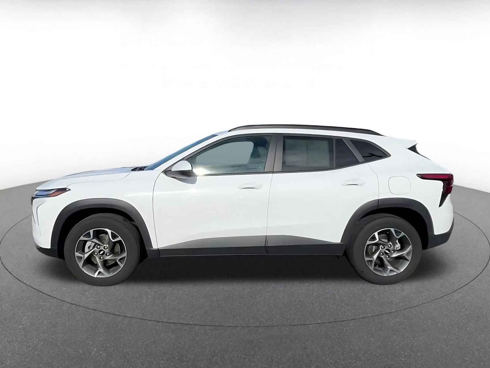 Used 2025 Chevrolet Trax LT image 9