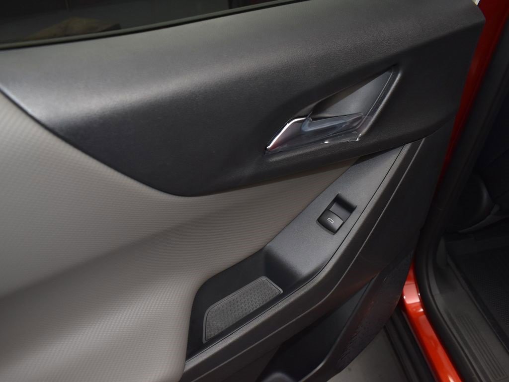 New 2026 Chevrolet Equinox LT w/ Convenience Package II image 13