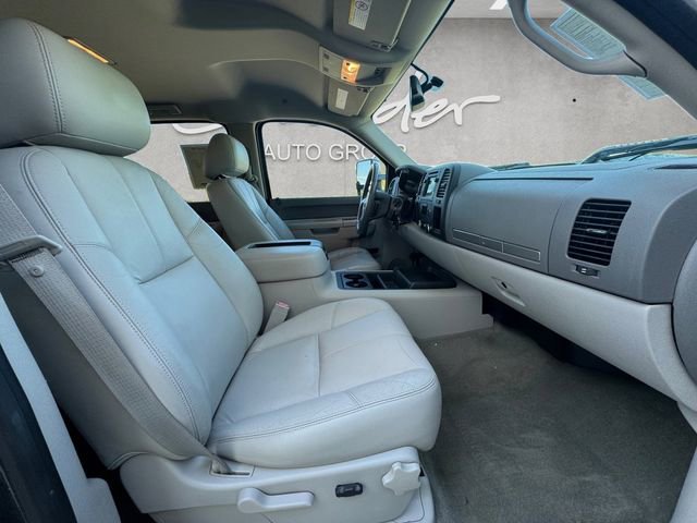 Used 2011 GMC Sierra 2500 SLE w/ SLE Preferred Package RWD image 24
