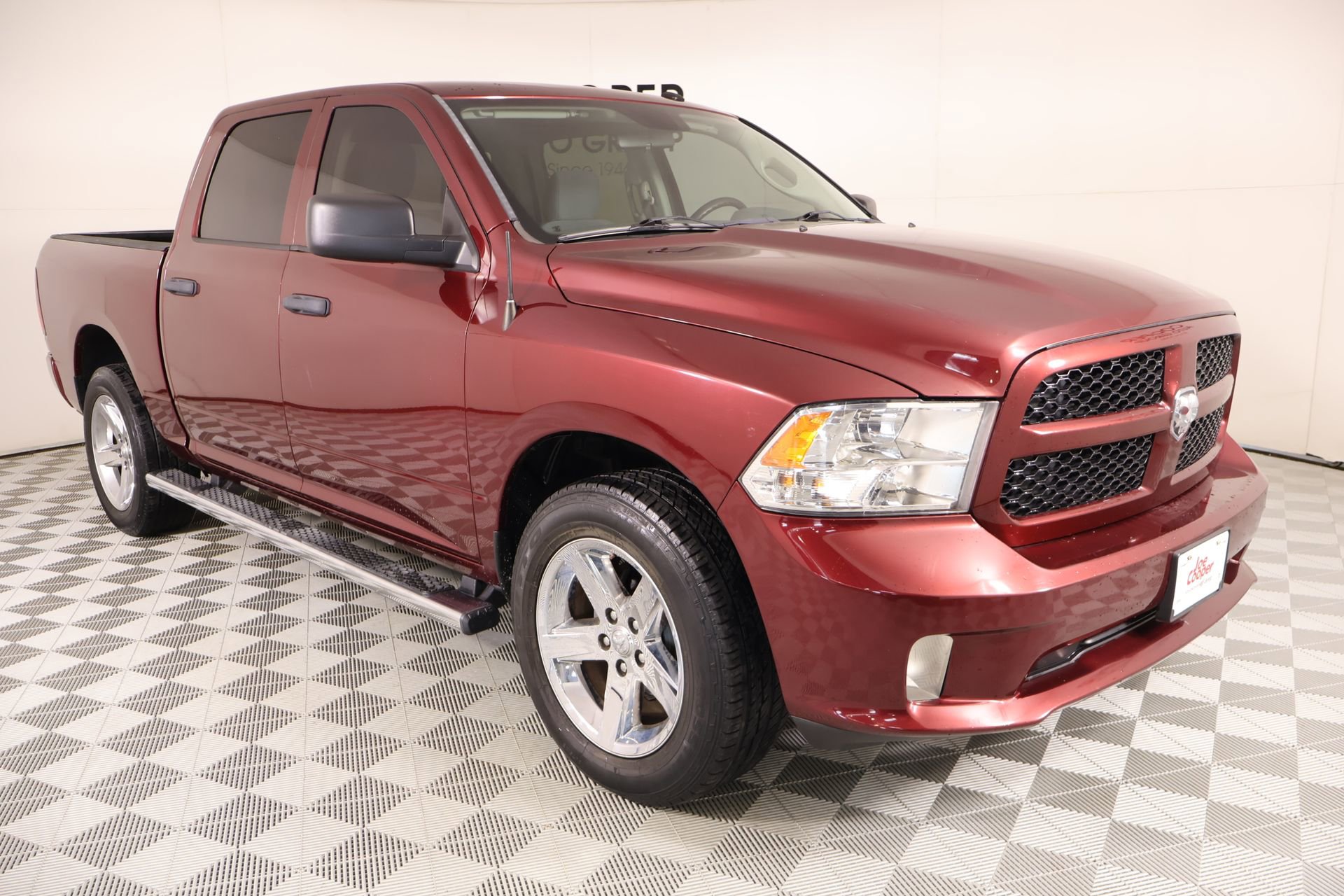 Used 2017 RAM 1500 Express AWD/4WD image 1