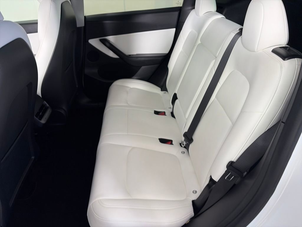 Used 2021 Tesla Model Y Long Range image 13