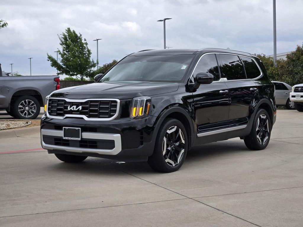 Used 2024 Kia Telluride S w/ S Sunroof Package FWD image 2