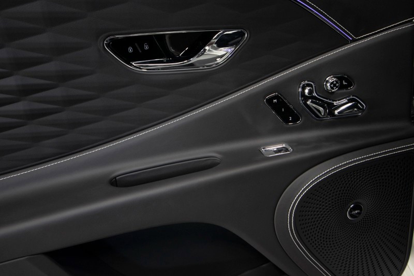 Used 2021 Bentley Flying Spur V8 image 43