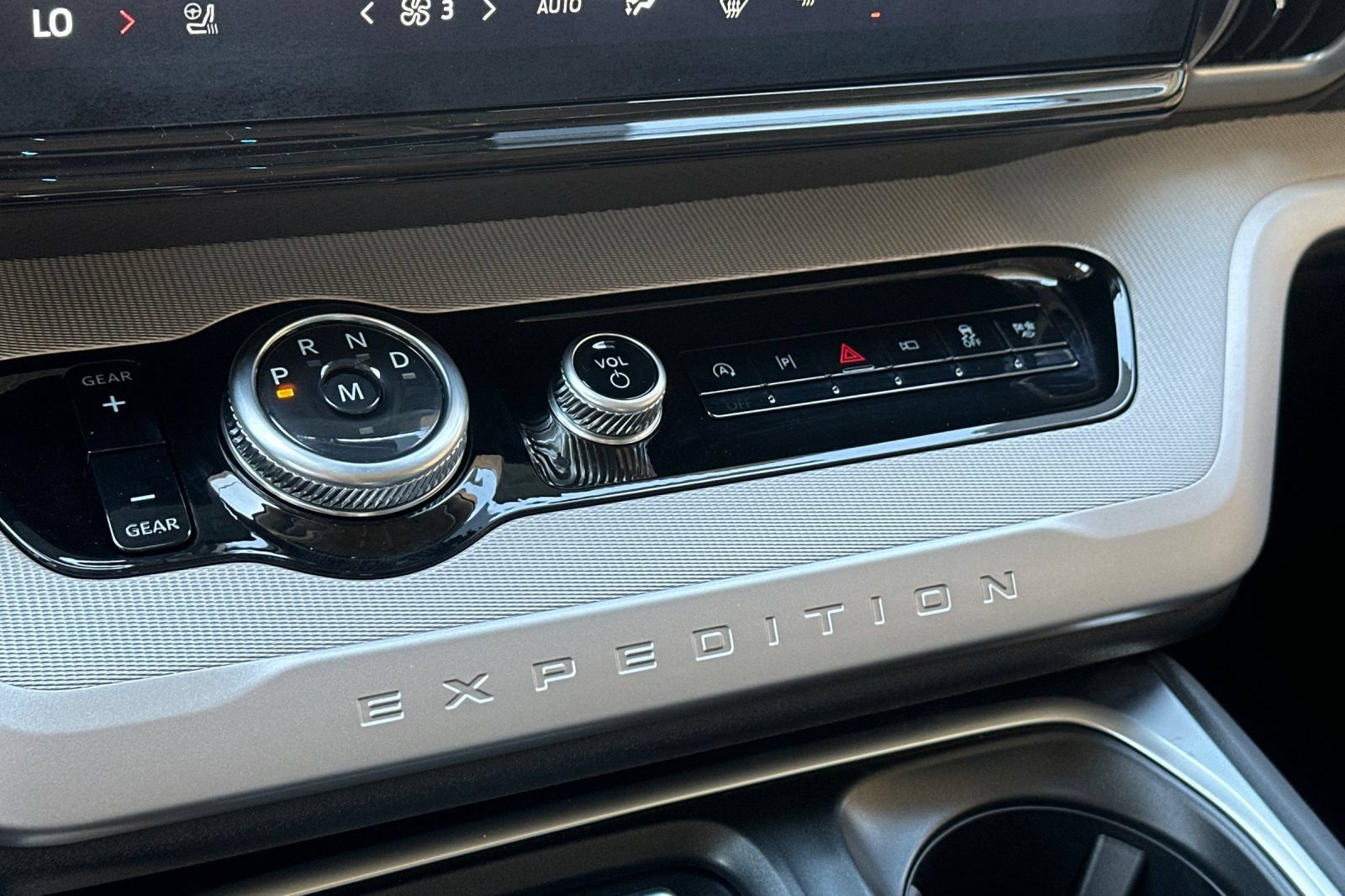 New 2026 Ford Expedition Active RWD image 21
