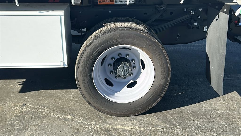 New 2024 Ford F450 XL w/ XL Chrome Package RWD image 7